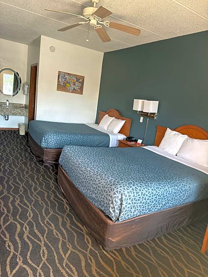 Econo Lodge Inn & Suites