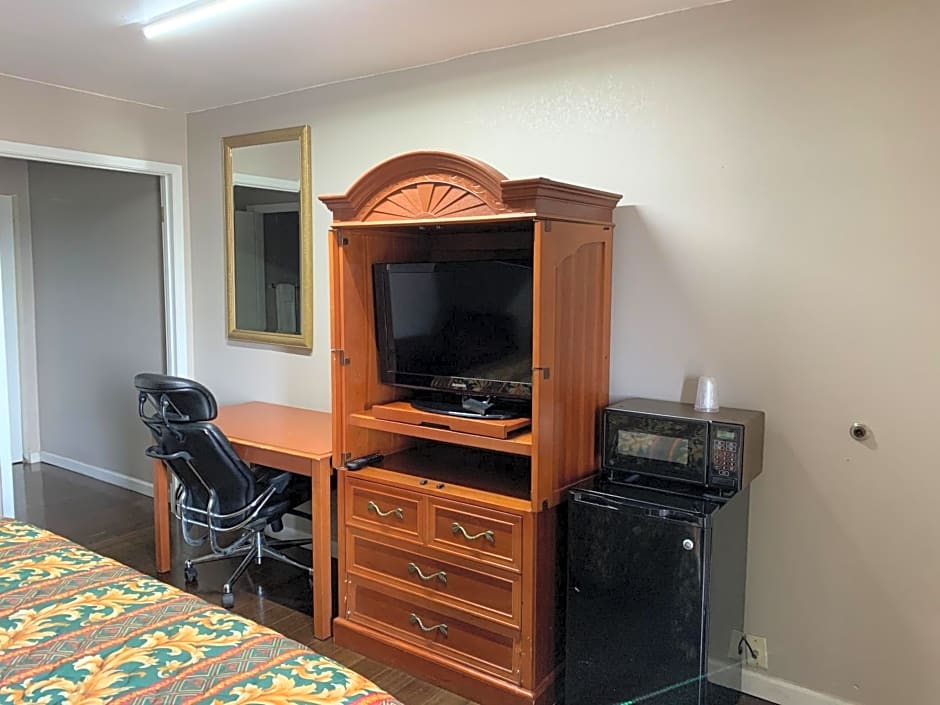 Royal Inn & Suites