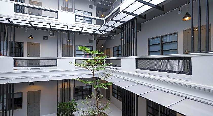 Sailomyen Cafe & Hostel