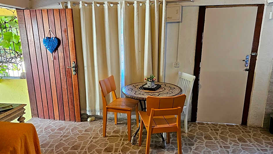 Hostel Yellow House MG