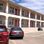 Villa West Inn