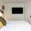 Breakers 204 Inn at Old Beach