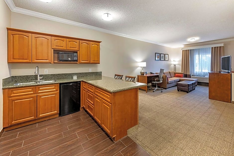 Comfort Suites Near Six Flags Magic Mountain