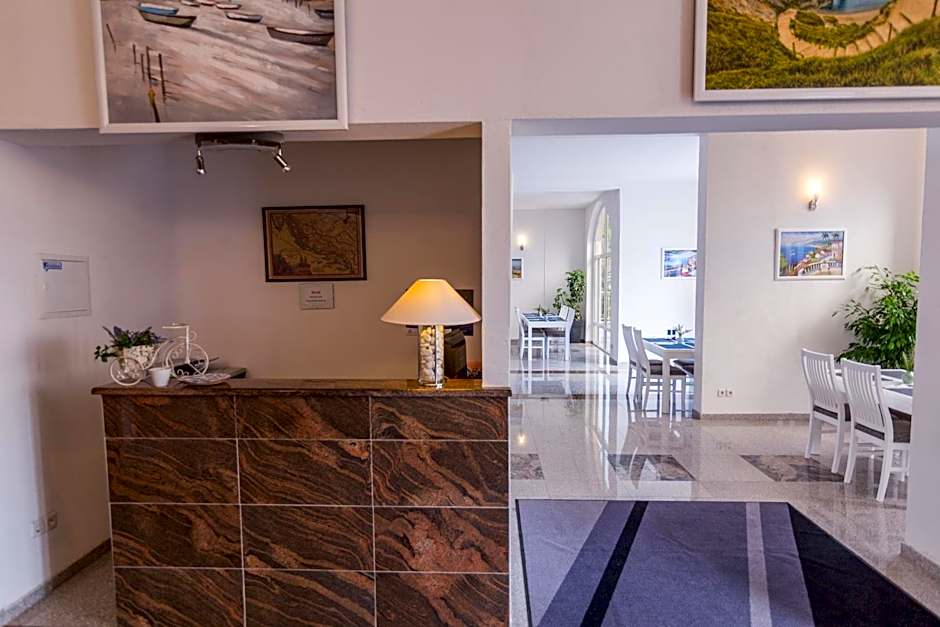 White Stone Villa 43