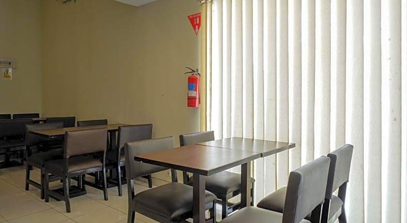 RedDoorz @ Jalan Sriwijaya Semarang