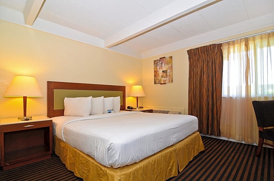 Lexington Inn & Suites-Elgin