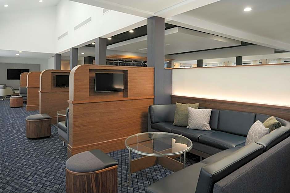 Courtyard by Marriott Louisville East