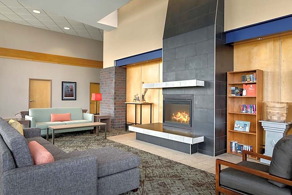 Country Inn & Suites by Radisson, Fergus Falls, MN