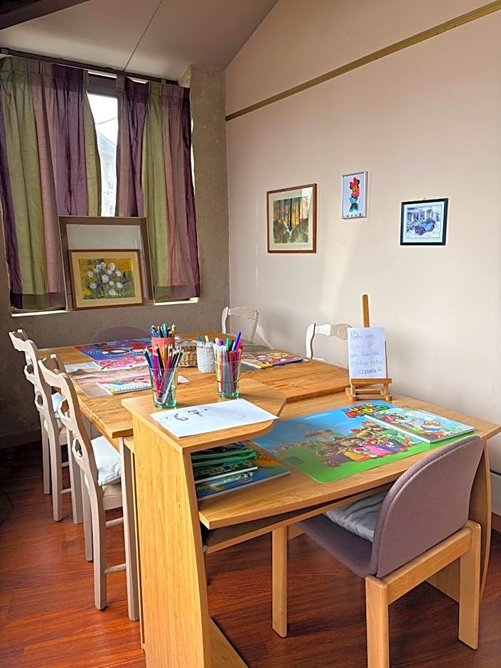 Logis Hôtels - Hôtel et Restaurant Le Lion d'Or