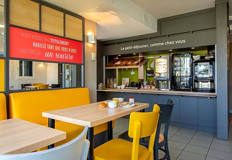 B&B HOTEL CHATEAUROUX Aéroport