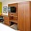 Holiday Inn Express Hotel & Suites North Kansas City By IHG
