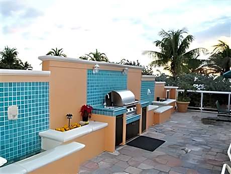 Hollywood Beach Tower by Capital Vacations