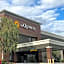 La Quinta Inn & Suites by Wyndham Harrisburg Airport Hershey