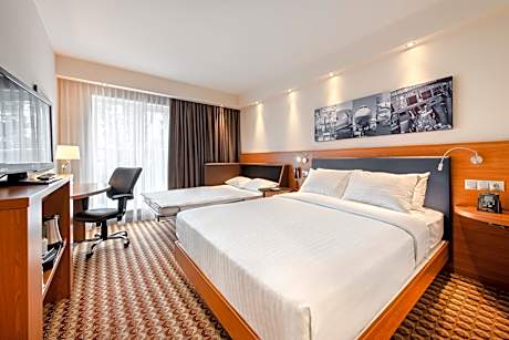 Queen Room with Sofa Bed
