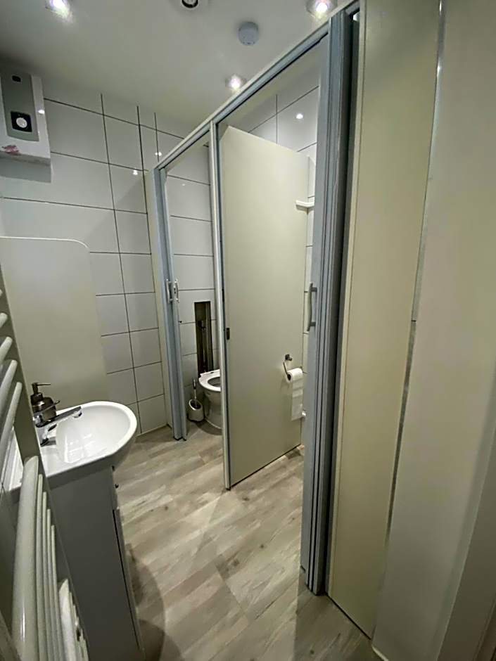 Noclegi Pracownicze Parking Busy