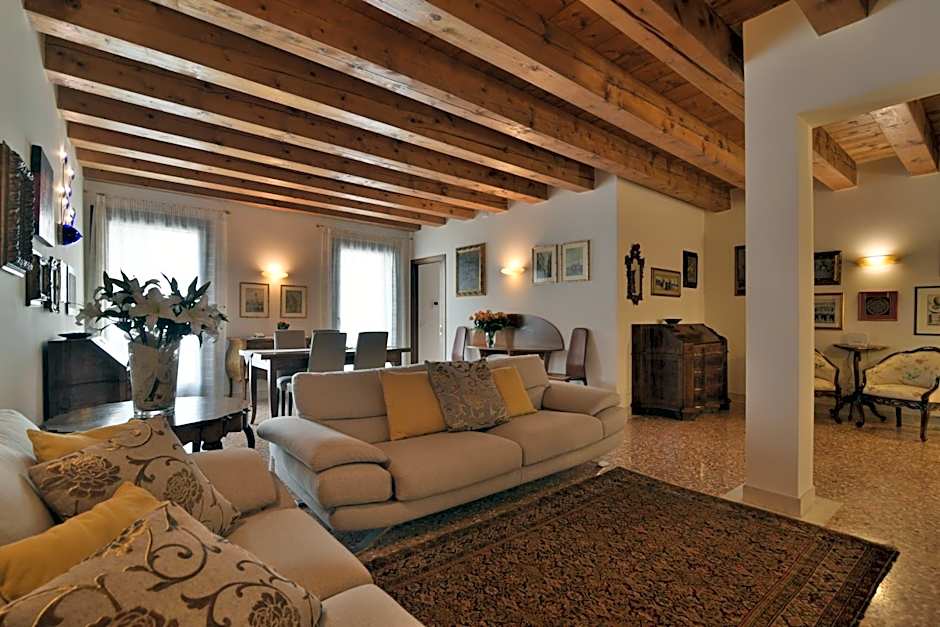 PadovaResidence Apartments - vista Piazza delle Erbe e Palazzo della Ragione
