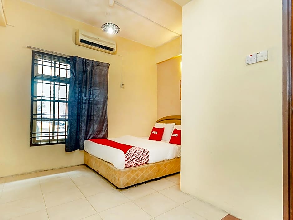 OYO 89703 B Link Hotel