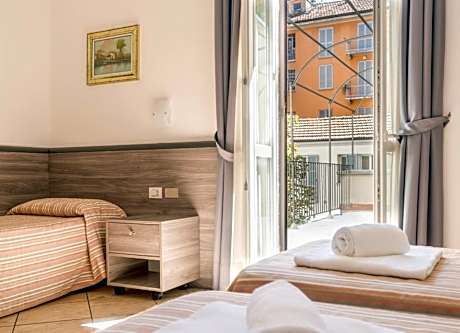 Triple Room with Terrace