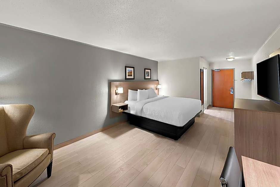 Clarion Inn and Suites Convention Center Kearney