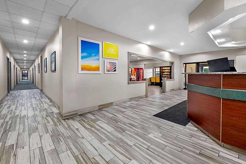 Days Inn by Wyndham near Kansas Speedway