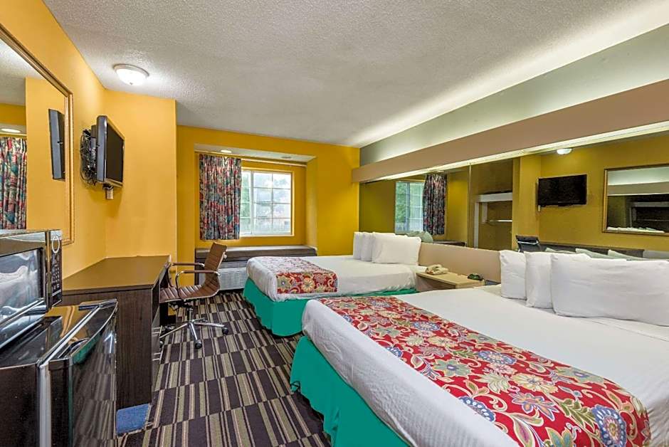 Microtel Inn & Suites By Wyndham Riverside
