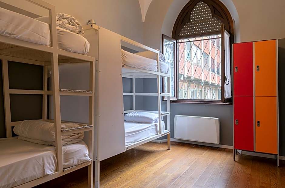 Babila Hostel & Bistrot