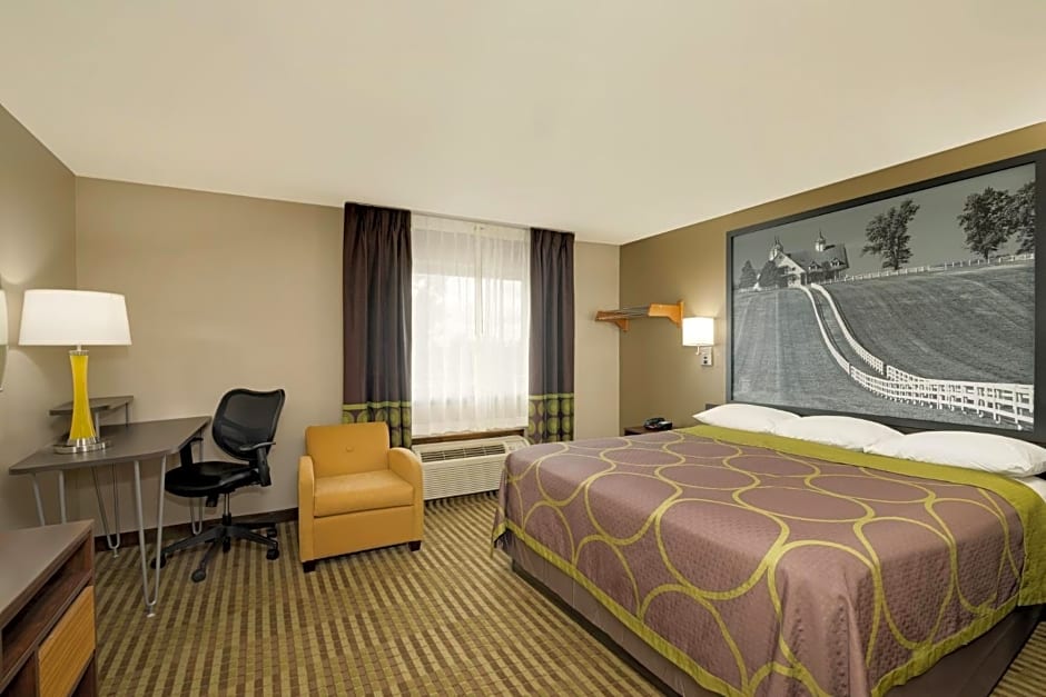 Super 8 by Wyndham Lexington Hamburg Area