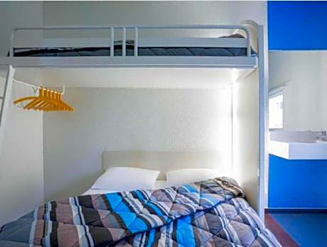 Triple Room with Shared Bathroom