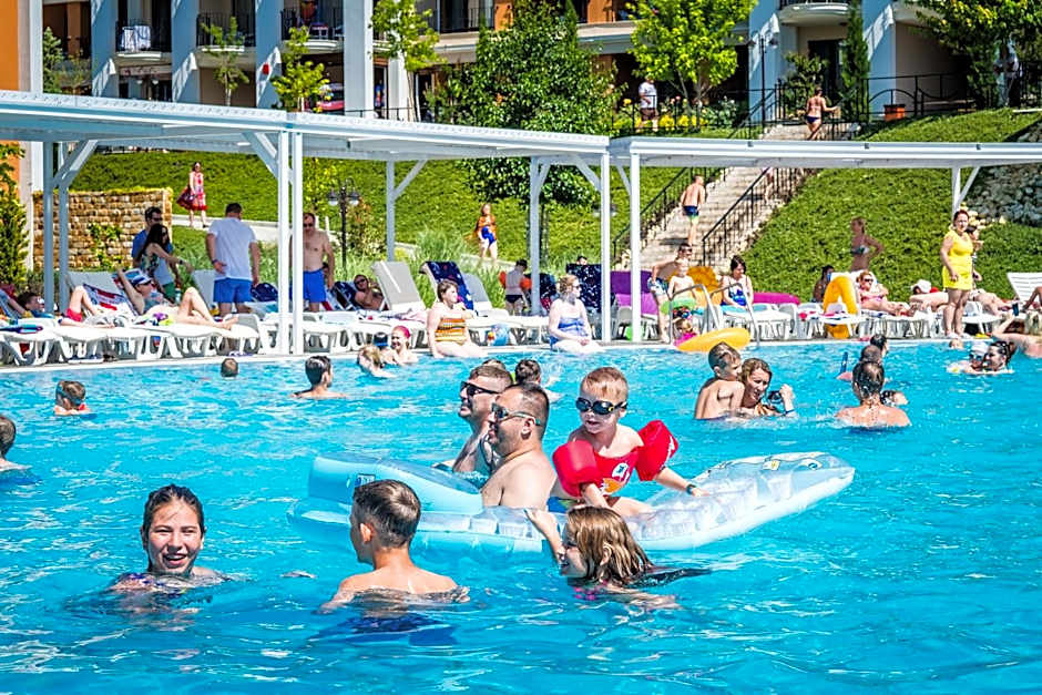 Premier Fort Cuisine - Full Board