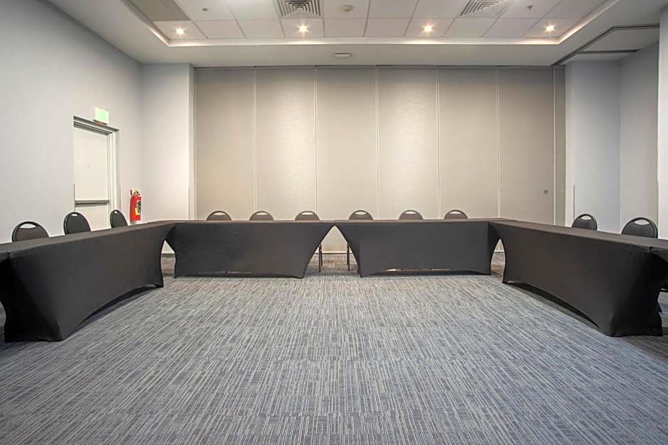 Holiday Inn Express Guadalajara Iteso By IHG
