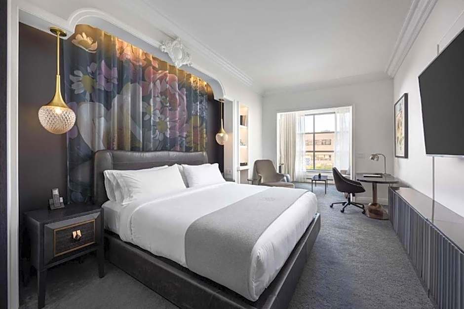 Daxton Hotel Birmingham, Curio Collection by Hilton
