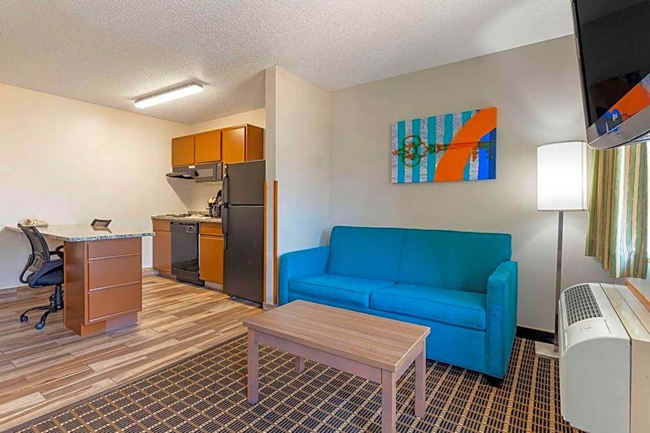 MainStay Suites Dubuque at Hwy 20