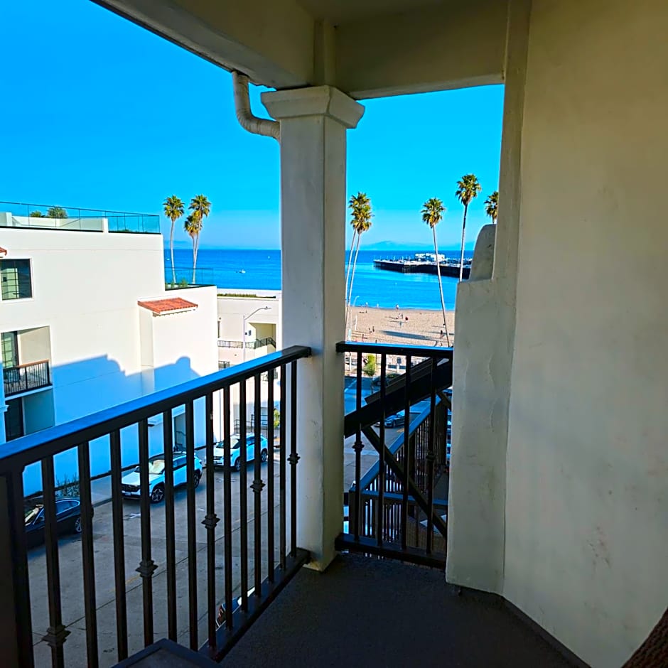 Casablanca Inn on The Beach