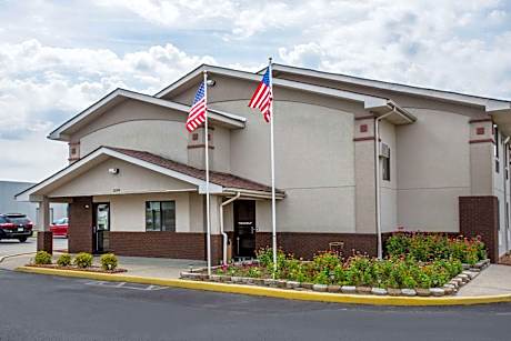 Super 8 by Wyndham Franklin