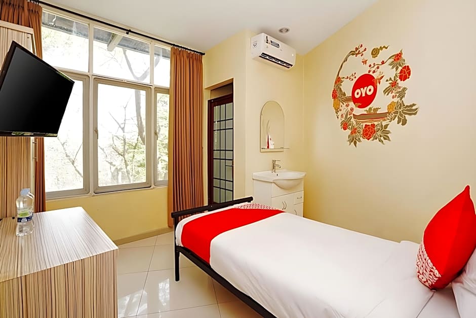 Capital O 175 K-60 Residence