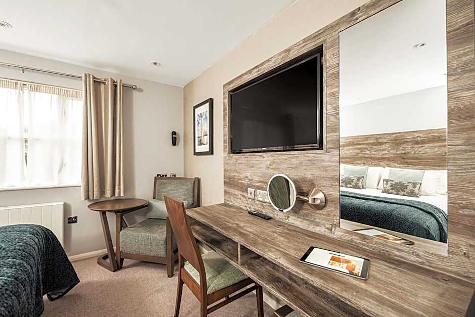 Drift Inn formerly the Waterfront Hotel