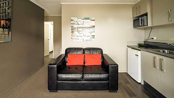 Lakes Edge Holiday Park