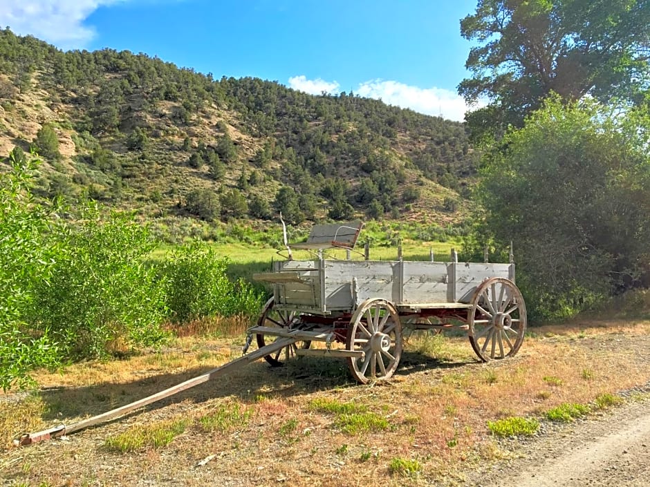 Hidden Canyon Retreat