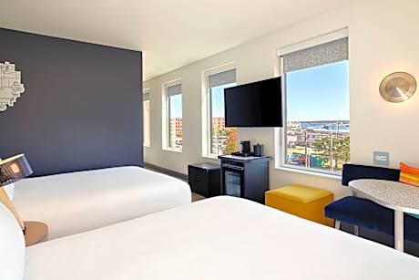 Queen Room with Two Queen Beds with Water View