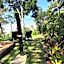 Gunnadoo Holiday Hut with Ocean Views and Jacuzzi