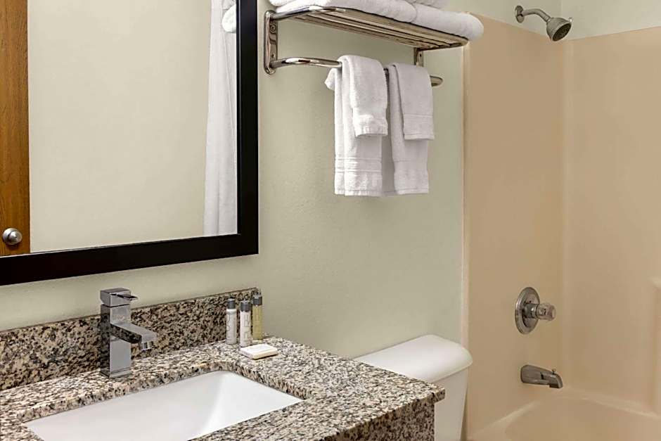 Baymont by Wyndham Cedar Rapids