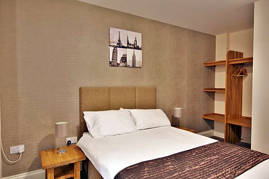 Central Studios Gloucester Place by Roomsbooked