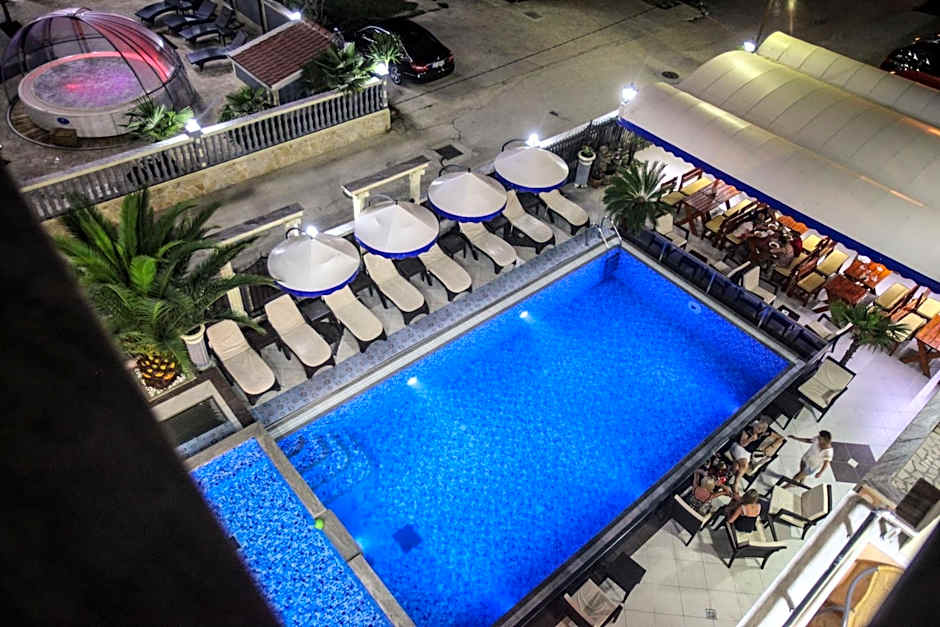 Aparthotel Villa Primafila