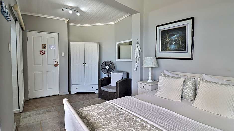 3ColoursBlue Guest House