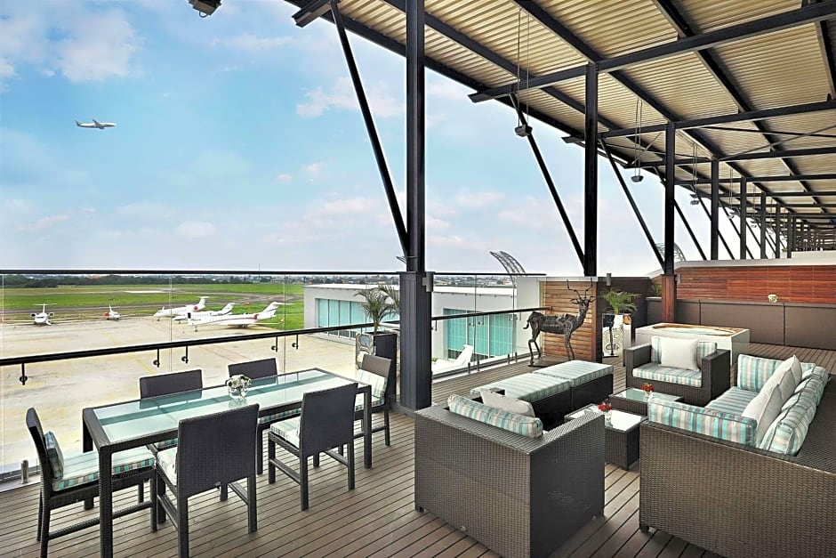 Legend Hotel Lagos Airport, Curio Collection By Hilton