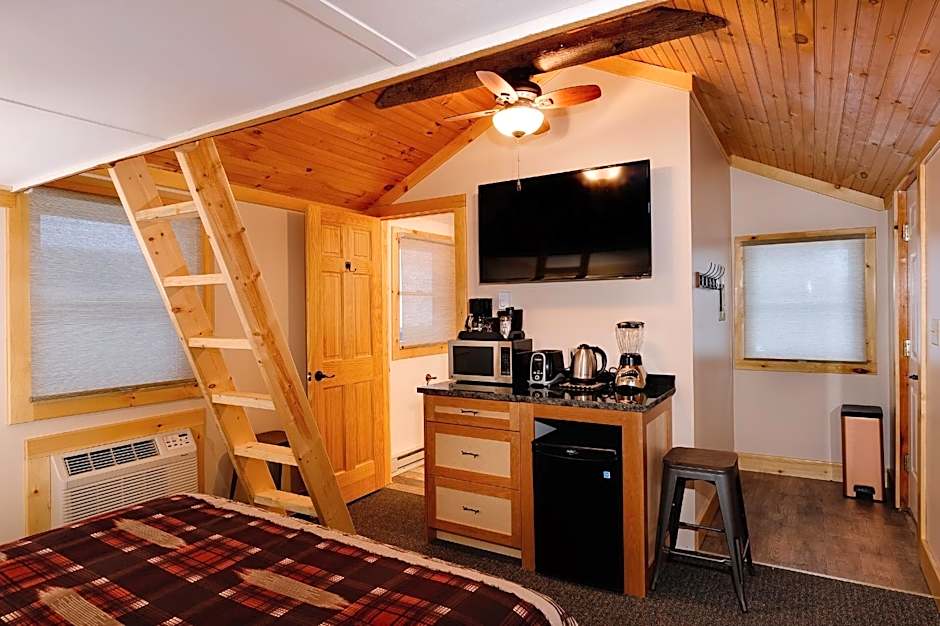 Cobble Mountain Lodge