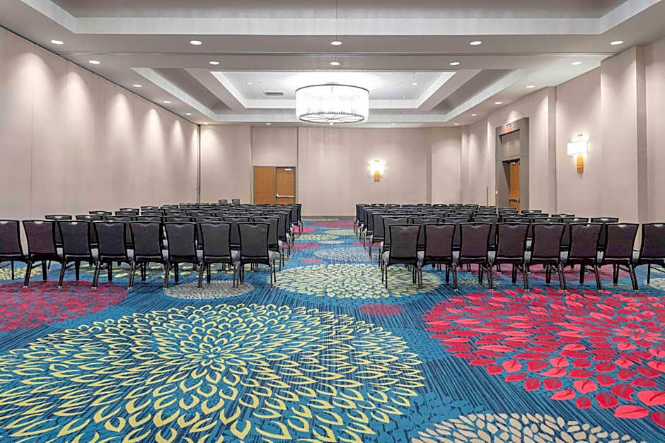 DoubleTree By Hilton Kansas City Overland Park