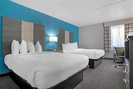 Queen Room with Two Queen Beds - Pet Friendly