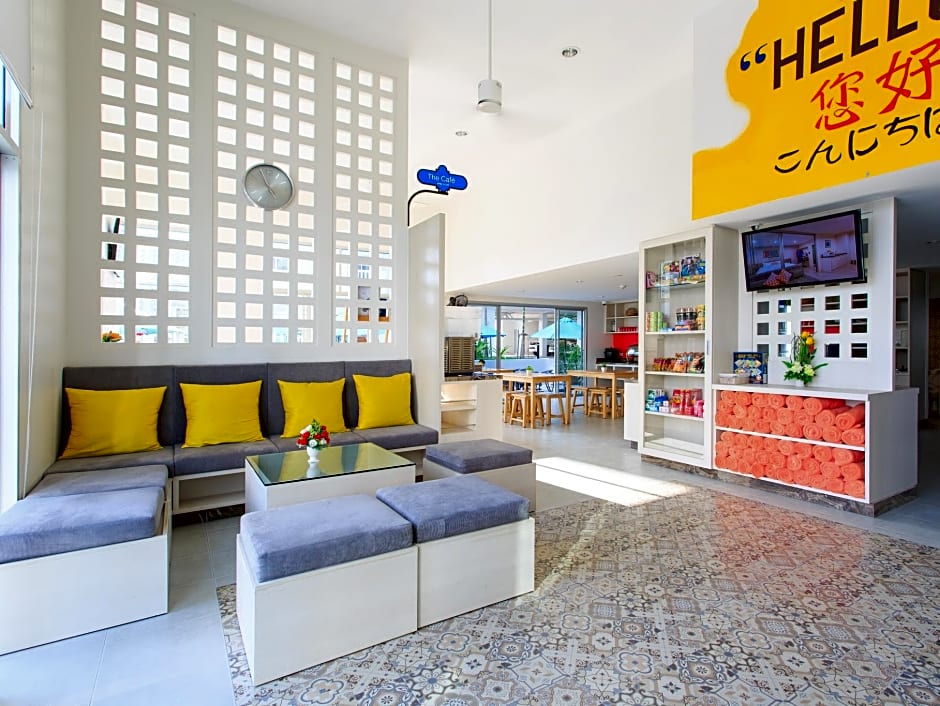 Recenta Suite Phuket Suanluang