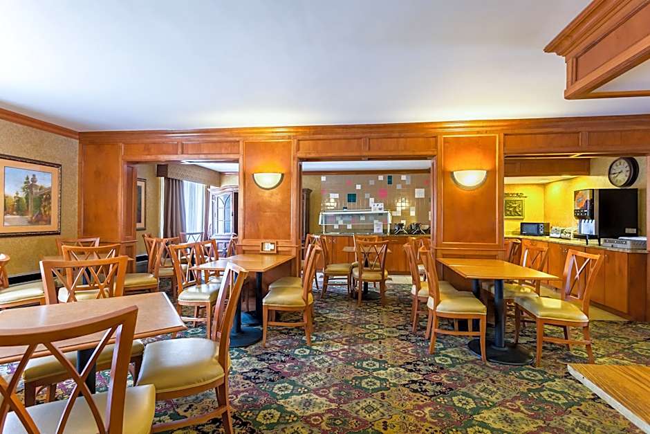Clarion Inn and Summit Center